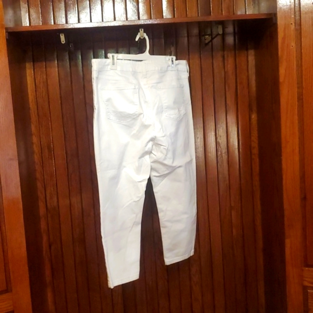 ❤️ NYJD White Cropped Jeans - Picture 2 of 7